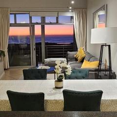 Beachfront 3-bedroom with Robben Island views