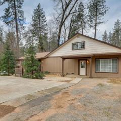 Charming Lakehead Cabin Walk to Shasta Lake!