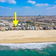 2 Bed Oceanfront with patio on the Sand in Quiet West Newport