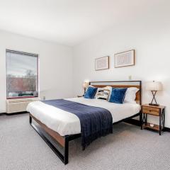 CozySuites CWE King Suite with parking!