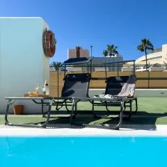 Amazing 3-bedroom apartment. Pool and sea view!