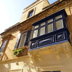 TheBlueHouseMalta Stay at Birgu s most photographed house 360 view from rooftop terraces