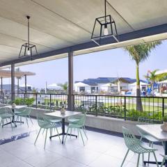 Ballito Hills Palm Tree Unit by HostAgents