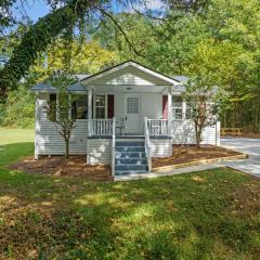 New Listing! Downtown Dahlonega Destination