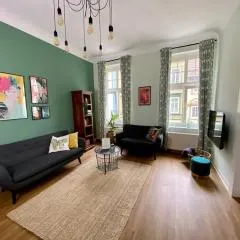 discovAIR Eisenach -Karlstrasse- Fußgängerzone mit Netflix