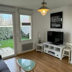 Appartement Moderne T2, Rez-de-Jardin, Proche Plage et Centre Ville, Parking, Wifi, Animaux Acceptés - FR-1-487-362