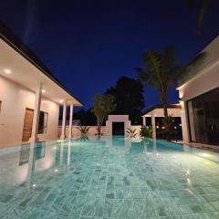 Taraburi 5BR Private Pool Villa, Laguna