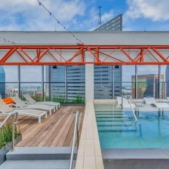 18th FL Stylish CozySuites with roof pool, gym #6