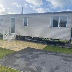 Delightful two bedroom caravan on Par Beach.