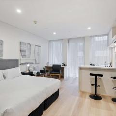 CBD Retreat - Modern Studio with Gym Access