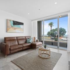 Bespoke 2-Bed Beachfront Apartment