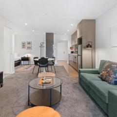 Chic Apartment In Melbournes Heart