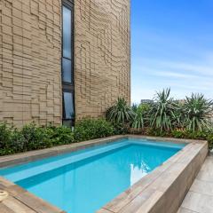 Modern 2-Bed Inner City Pad With Swimming Pool