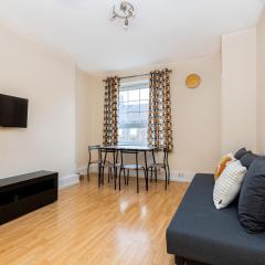 Peaceful 1BR in Vibrant South Bank, 7min Borough