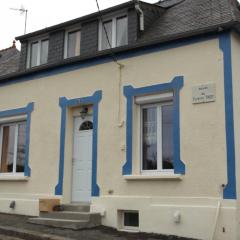 Gîte La maison Bleue 300m gare tgv