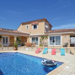 Beautiful Home In Saint-gilles With Outdoor Swimming Pool, Swimming Pool And Heated Swimming Pool