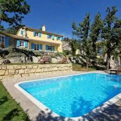 Family Villa Dvori for 12 Persons with Pool in the Heart of Istria