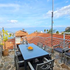 Charites: Terrace with Seaview - 100m to the beach