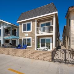 Newport Paradise - Oceanfront Home by the Pier