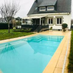 Maison avec piscine à Névez