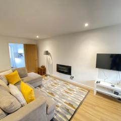 Cosy Retreat In Royal Sutton Coldfield Close to Good Hope Hospital the NEC and Birmingham Airport