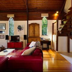 Blue Gum Church - Artistic Retreat