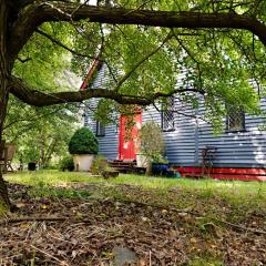 Blue Gum Church - Artistic Retreat
