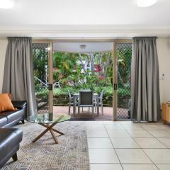 Beachside 2-Bed with Parking, Pool, Spa & BBQ