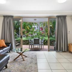 Beachside 2-Bed with Parking, Pool, Spa & BBQ