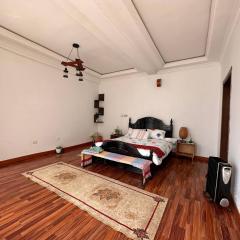 Kebena spacious room with private jacuzzi and walk in closet