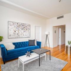 Lively 3BR Apt in Chicago - Milwaukee N3