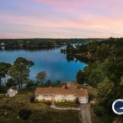 Scenic Waterfront Getaway w Dock Launch Kayaks Relax around Firepit