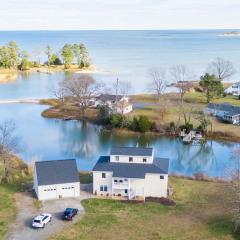 Secluded Waterfront Getaway with Hot Tub Game Room Frisbee Golf