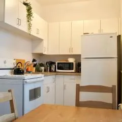 Cozy Studio Perfect for Business Travelers Downtown