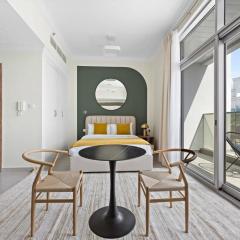 Silkhaus modern studio in Art Gardens in-house kitchen