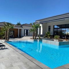 La Villa Milana 500m² : piscine chauffée, SPA, sauna, hammam