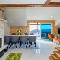 Bay Hill Apartment