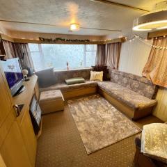 City Caravan, 5 mins from Cardiff city centre, Dog Friendly and perfect weekend Getaway