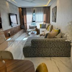 Apparemment cosy-chic, neuf et très bien situé