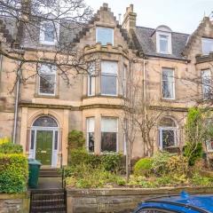 Beautiful & bright 2 bed flat Murrayfield