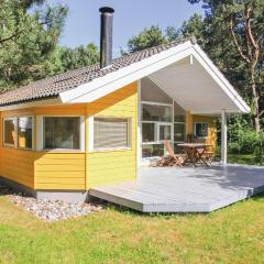 Nice Home In Hjby With 2 Bedrooms And Wifi