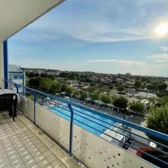 Lovely flat facing the swimming pool