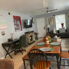 Lovely indoor FPL w/ BBQ / FIREPIT near FSU & FAMU