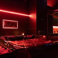 Loveroom Ô Diable Des Plaisirs avec jacuzzi