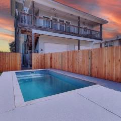Private Pool ~ Game Room ~ Sleeps 14 ~Walk to DT