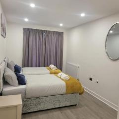 2 Bedrooms 2Baths 3Toilets near Excel City Airport O2 Sleeps up to 5
