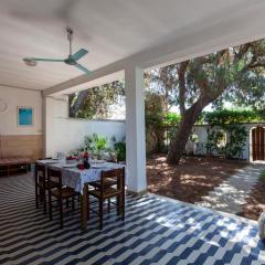 Villa Carolina spacious with garden - Happy Rentals