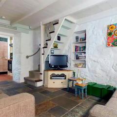 St Ives fisherman cottage, Sleeps 5, pet friendly