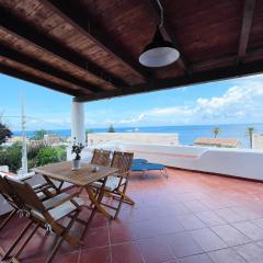 Villa Margherita - Appartamenti a due passi dal corso di Santa Marina Salina a 100 mt dalla spiaggia