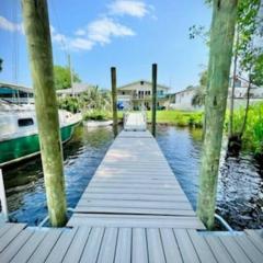 Canal House on the ICW w/ Dock